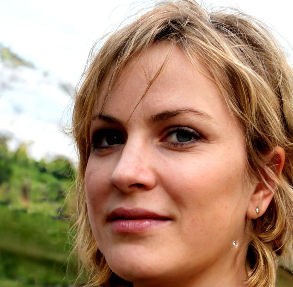 Portrait de Léonie Marchetti, formatrice spécialisée en analyse financière